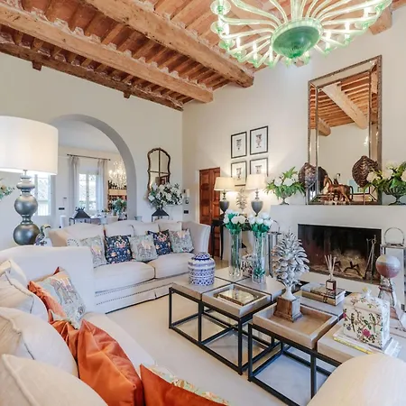 10 Bedrooms In Lucca With Pool Villa *