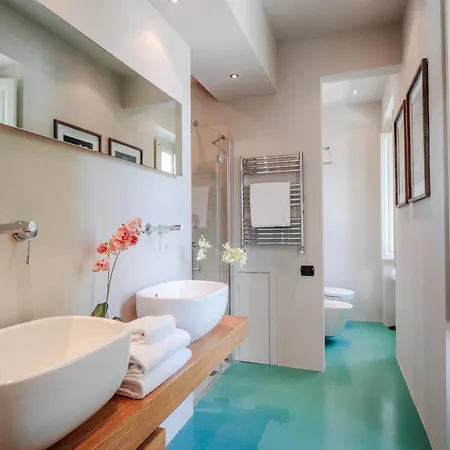 Villa 10 Bedrooms In Lucca With Pool *
