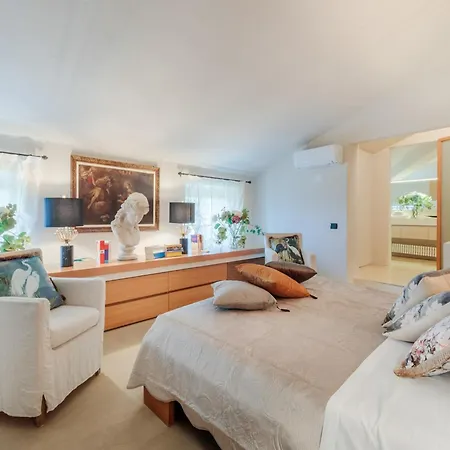 10 Bedrooms In Lucca With Pool * Montecarlo