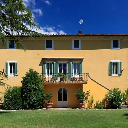 10 Bedrooms In Lucca With Pool