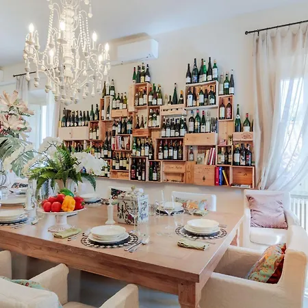 Villa 10 Bedrooms In Lucca With Pool Montecarlo