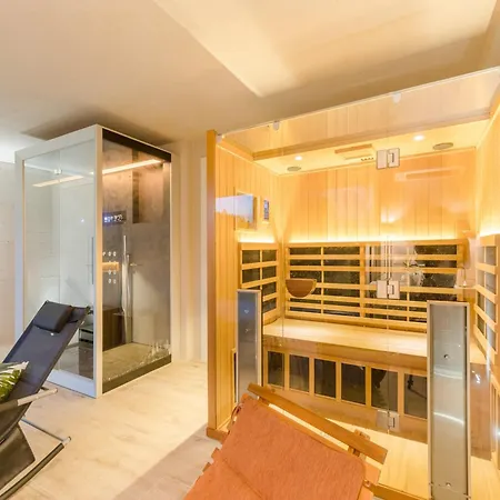 Villa 10 Bedrooms In Lucca With Pool