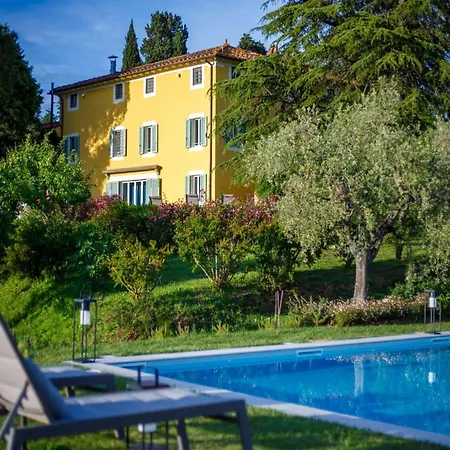 Villa 10 Bedrooms In Lucca With Pool *