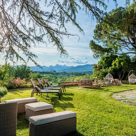 10 Bedrooms In Lucca With Pool Villa