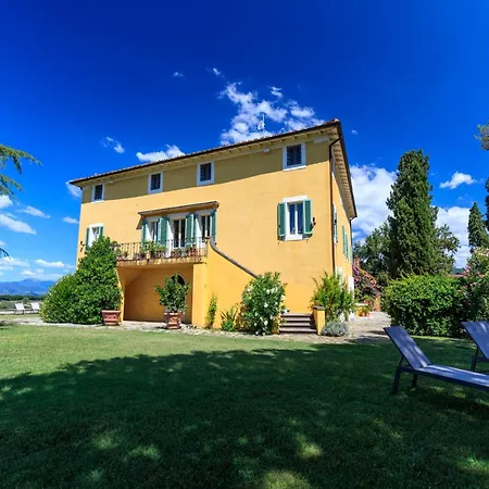 Villa 10 Bedrooms In Lucca With Pool