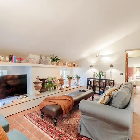 10 Bedrooms In Lucca With Pool Villa *