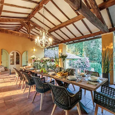 Villa 10 Bedrooms In Lucca With Pool Montecarlo