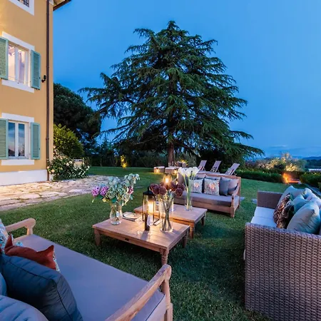 Villa 10 Bedrooms In Lucca With Pool Montecarlo
