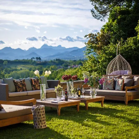 10 Bedrooms In Lucca With Pool *