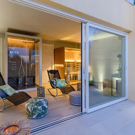 Villa 10 Bedrooms In Lucca With Pool