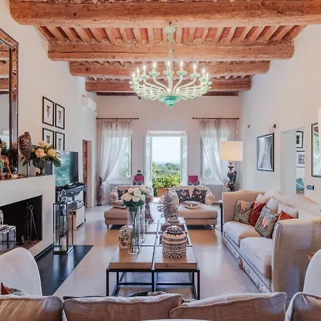 Villa 10 Bedrooms In Lucca With Pool Montecarlo