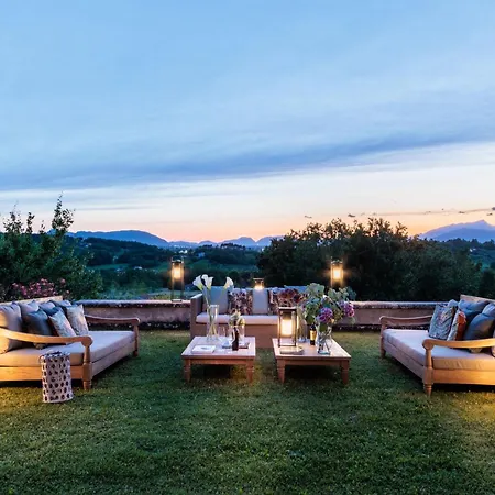 10 Bedrooms In Lucca With Pool Villa